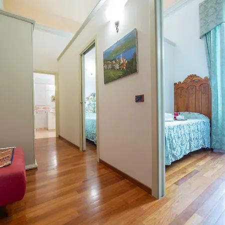 Apartment Sleeps 4 Wifi Gravedona