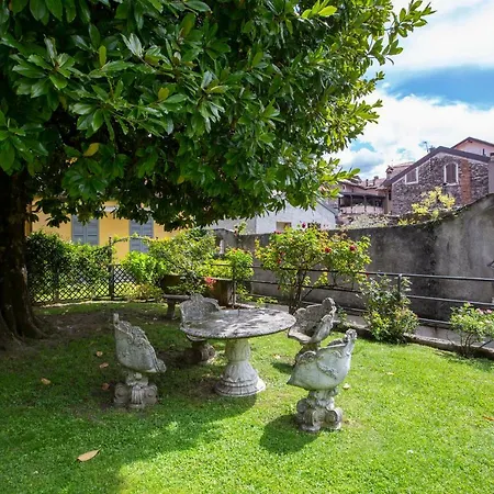 Sleeps 4 Wifi Apartment